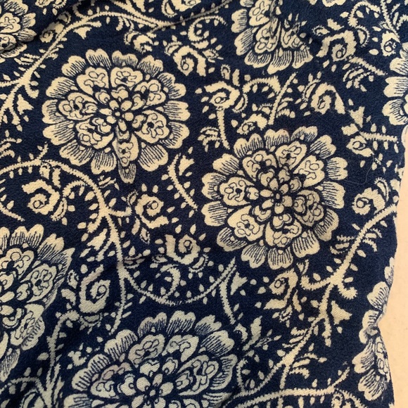 Patterned Crop Top - Picture 2 of 3